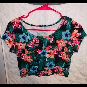 Crop Top Shirt !